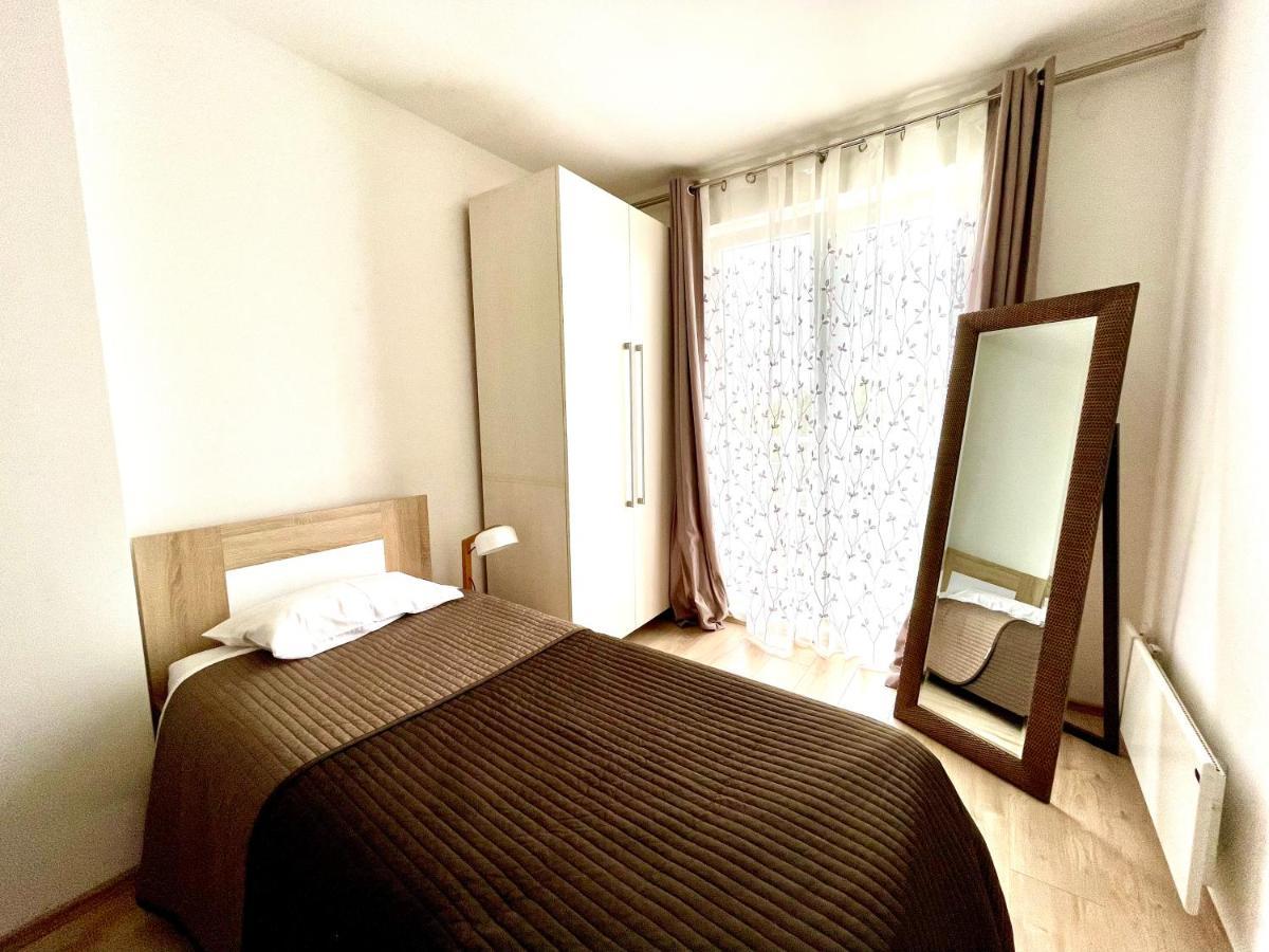 Cozy Apartments In Belgrade, Cukarica, Zeleznik, Free Parking And Wifi Belgrado Exterior foto